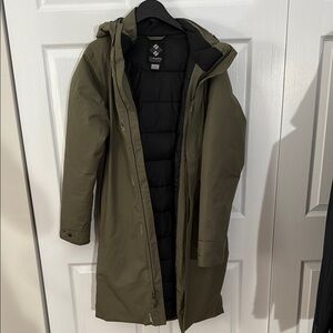 Columbia Green Puffer Jacket Insulated Weather-Resistant